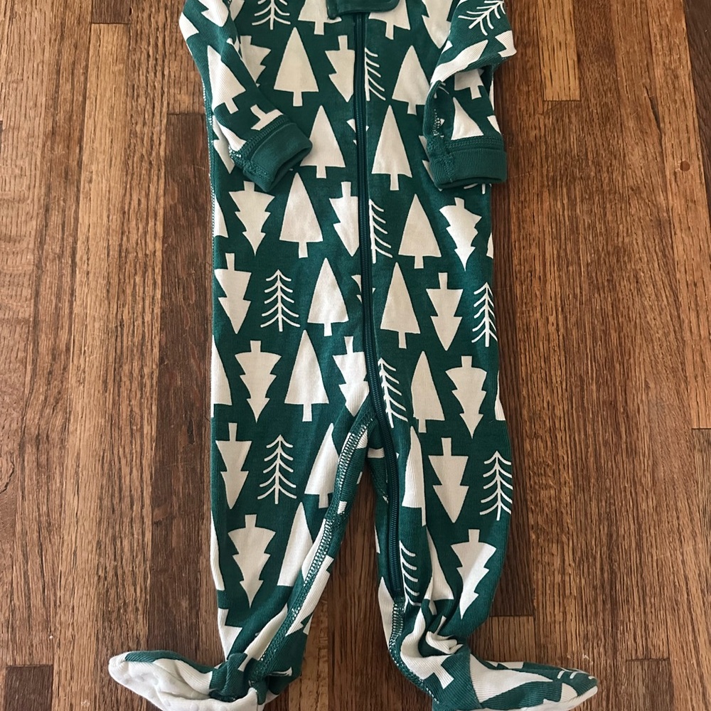 Hanna Andersson Winter Green Tree Christmas Pajamas 0-3 months